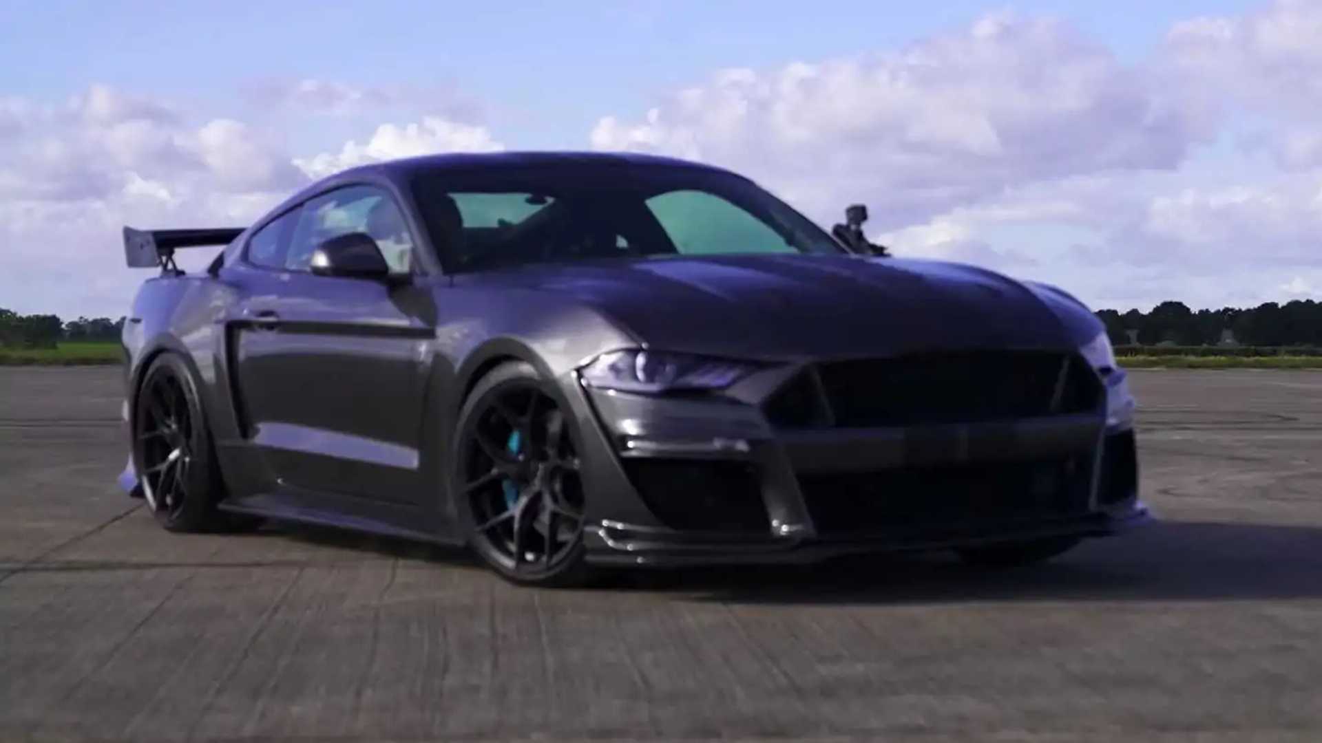 Ford Shelby GT500 Drag Races in The UK 847-HP Tuned Mustang