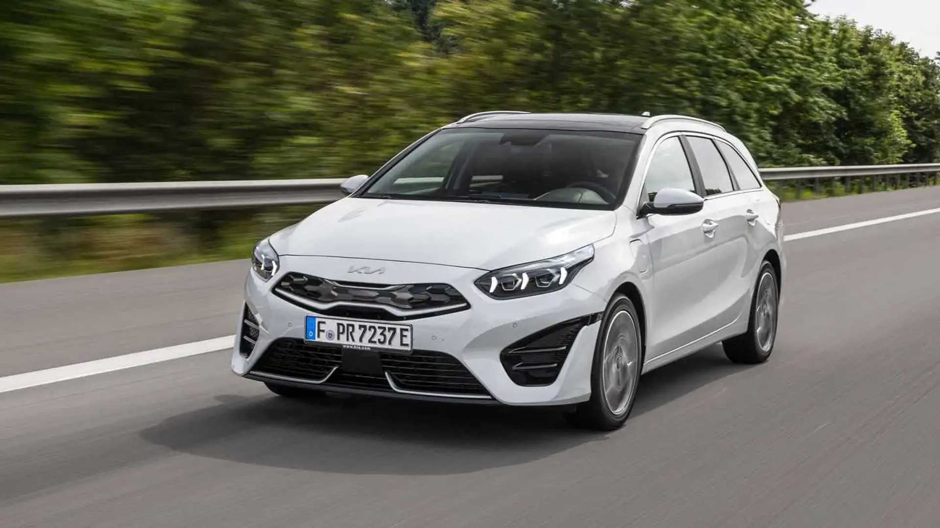 2022 Kia Ceed Facelift Revealed with New Lights and Redesigned Grille