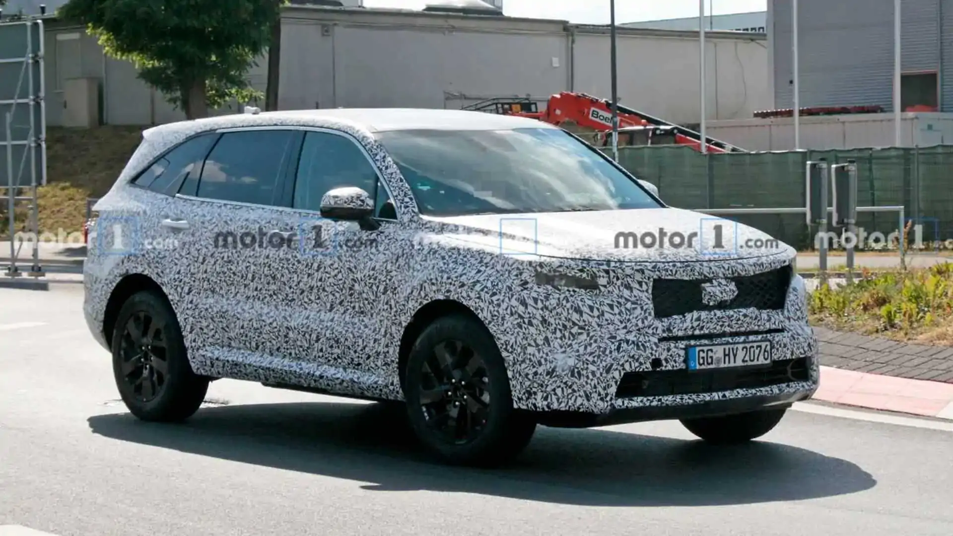 2021 Kia Sorento spotted in action at the Nurburgring