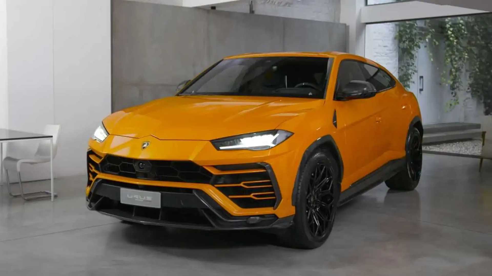 Original Lamborghini Urus Carbon Fiber Accessories now available