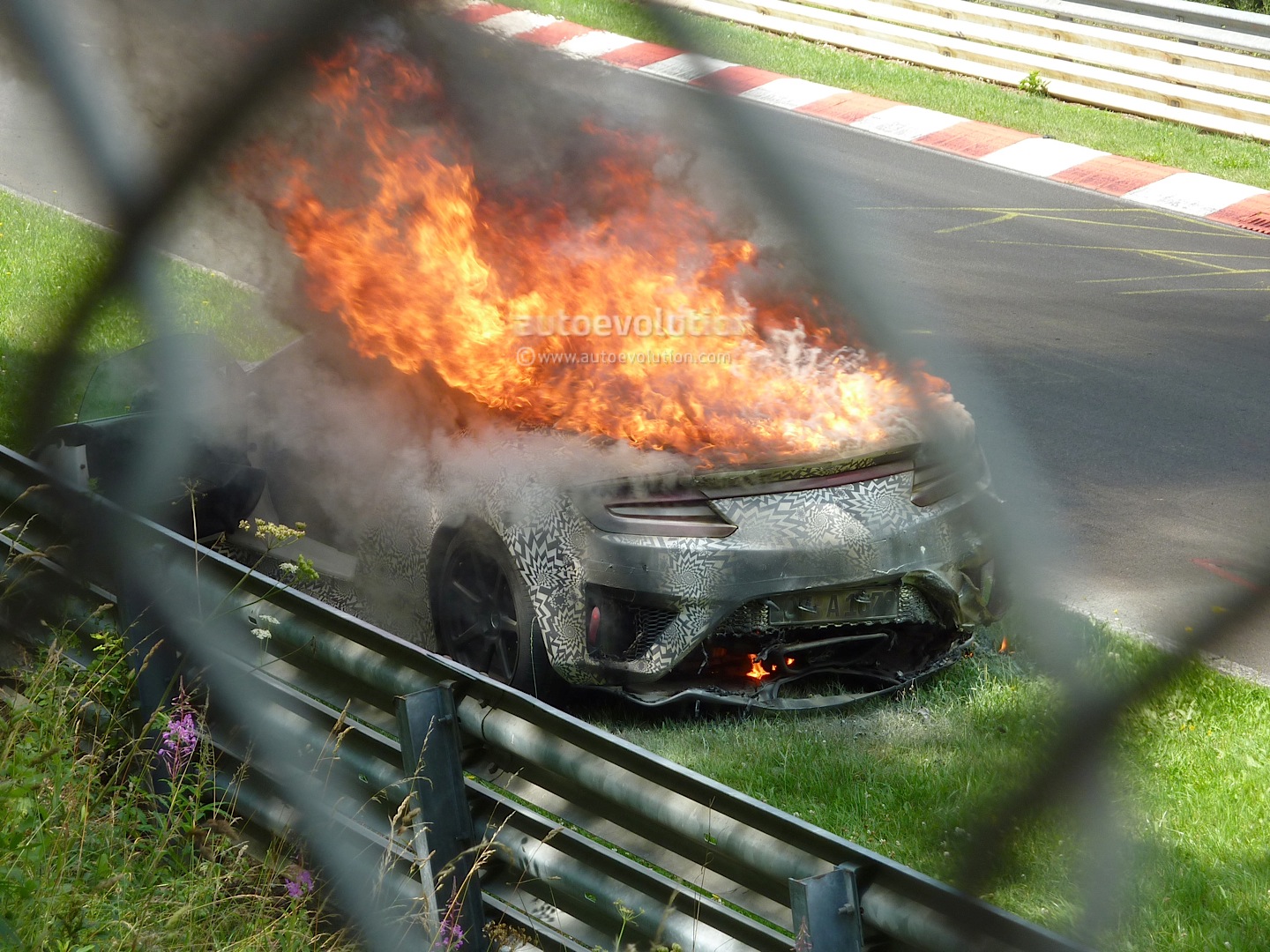 Two battery explosions cause 2015 Honda/Acura NSX to burst into flames