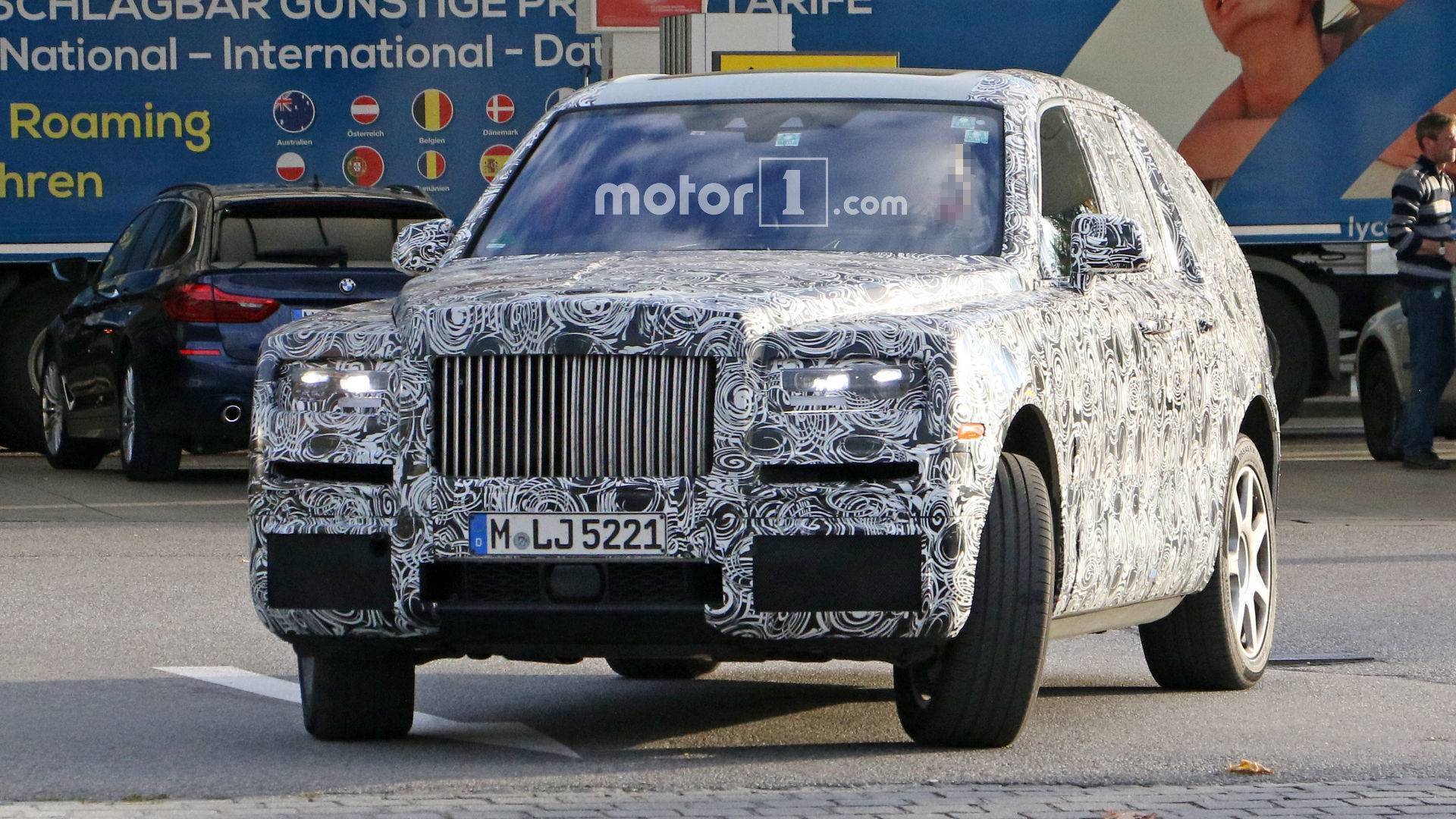 Rolls-Royce Spied Benchmarking Cullinan Against Range Rover