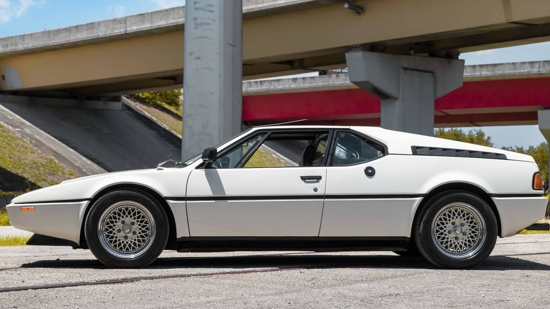 You Can Get A Low-Mileage BMW M1 For As Little as $875,000