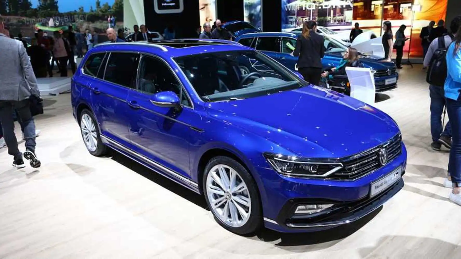 The 2019 Volkswagen Passat Euro Version arrives in Geneva with a new look