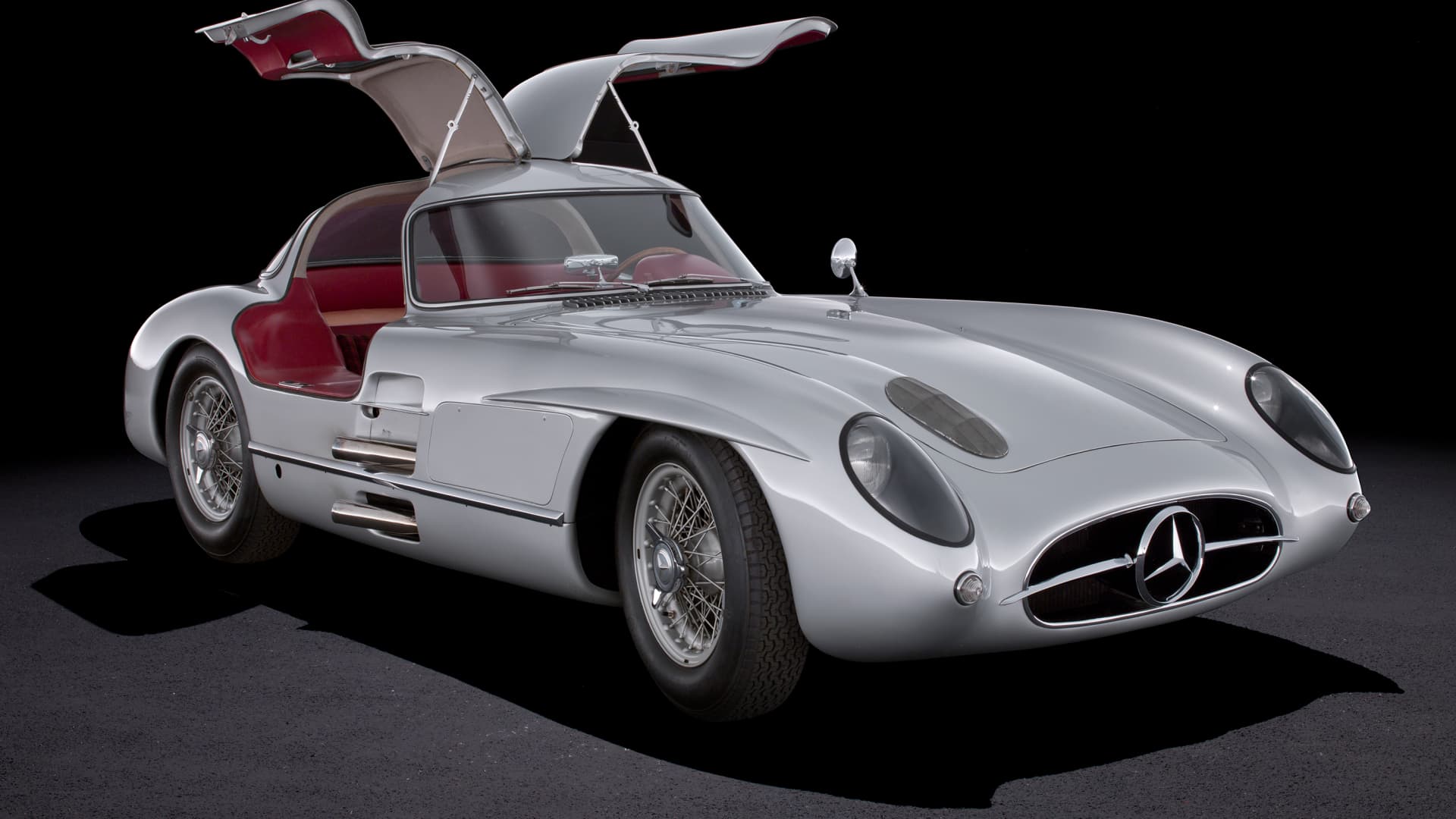 Rare Mercedes 300 SLR Model Shows Superb Design, Gated Manual