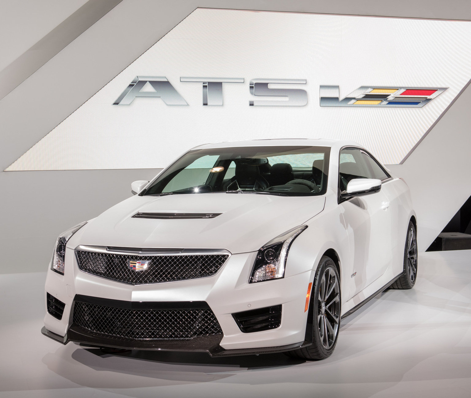 2016 Cadillac ATSV Coupe & Sedan unveiled with 455 bhp