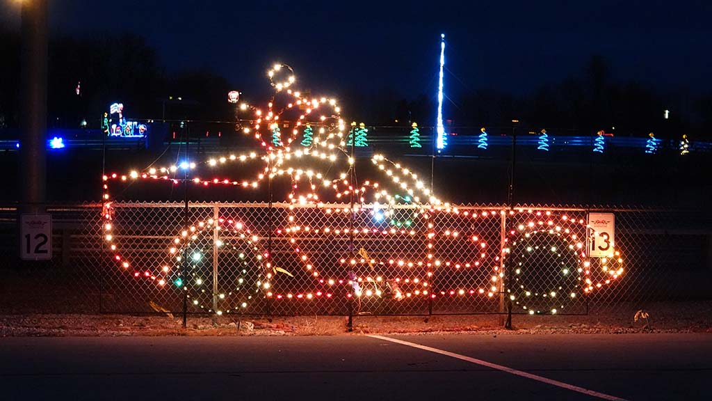 Corvette Race Track Celebrates Christmas with One Million Lights