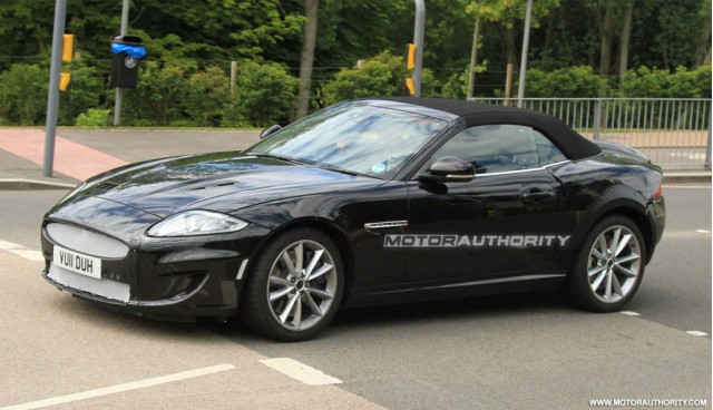 2013 Jaguar XE mule spied again