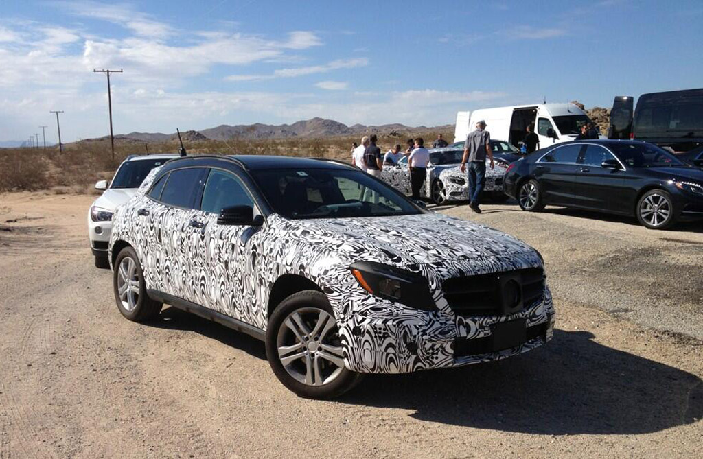 Latest 2014 Mercedes-Benz GLA spy photos show interior cabin