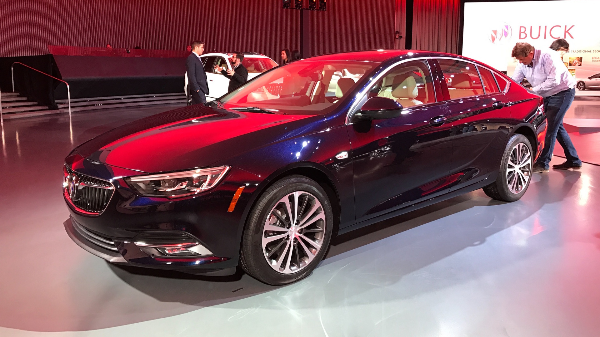 Buick Regal 2018 Gets Sportback and TourX Body Styles