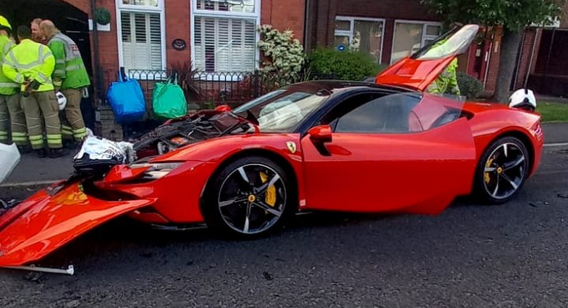 Police Search for Ferrari SF90 Driver who rammed into Five Parked Cars