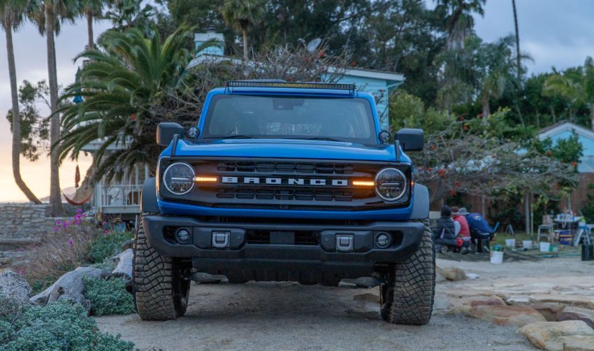 Ford Bronco with Fixed Roof might be upscale