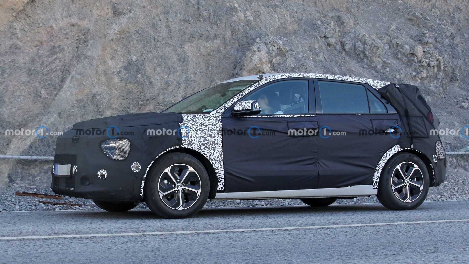 Next-Gen Kia Niro Loses Heavy Camo In New Spy Photos