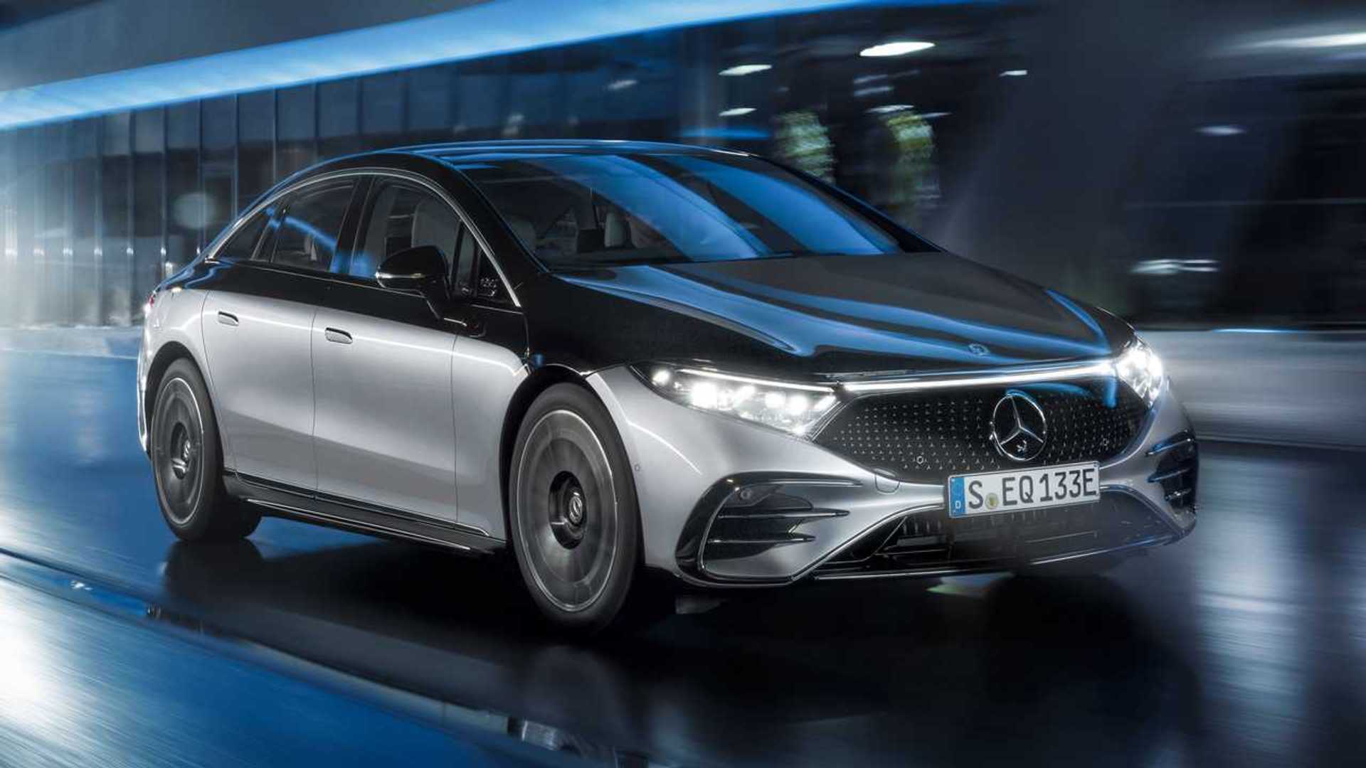 Mercedes Charges $575 per Year in Germany for 10-Degree Rear Steering on EQS