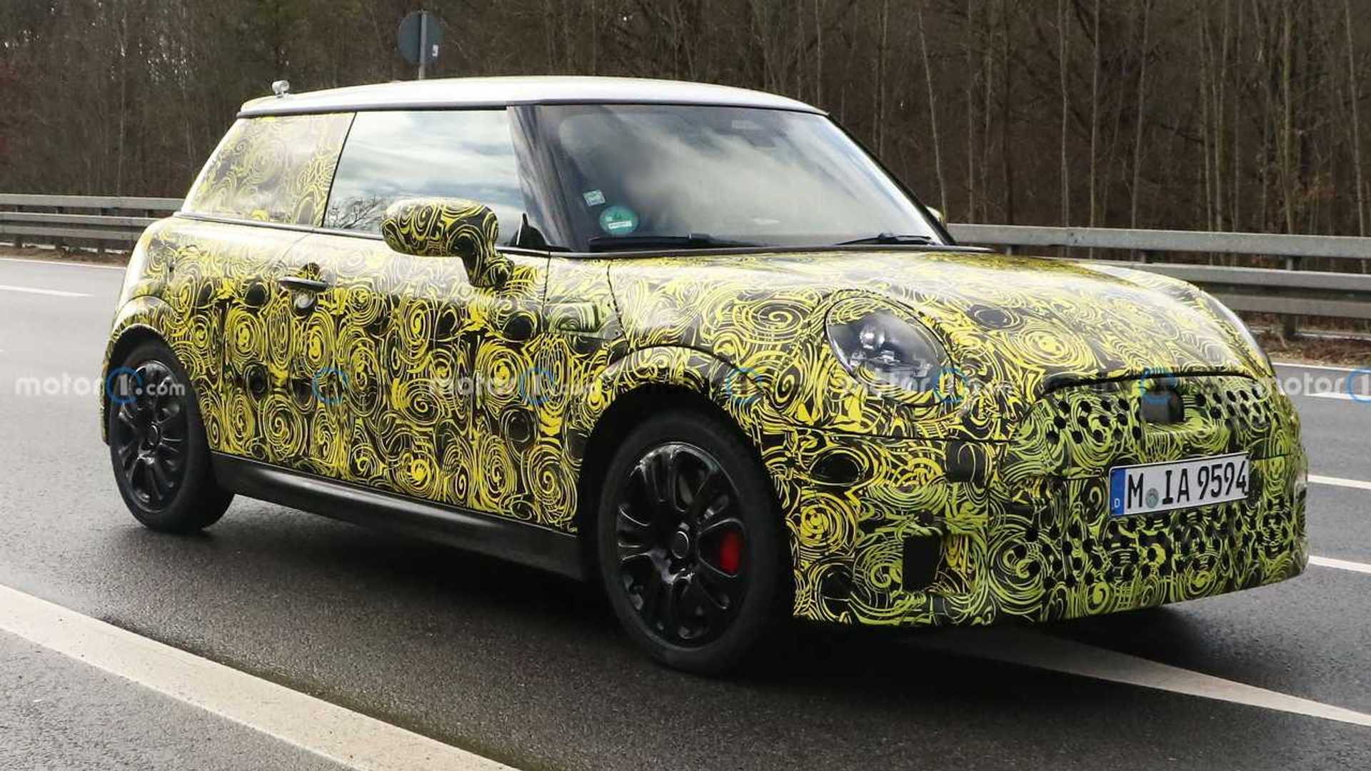 2023 Mini Cooper S E and JCW Spy Photos Show That EVs and ICEs Can Coexist