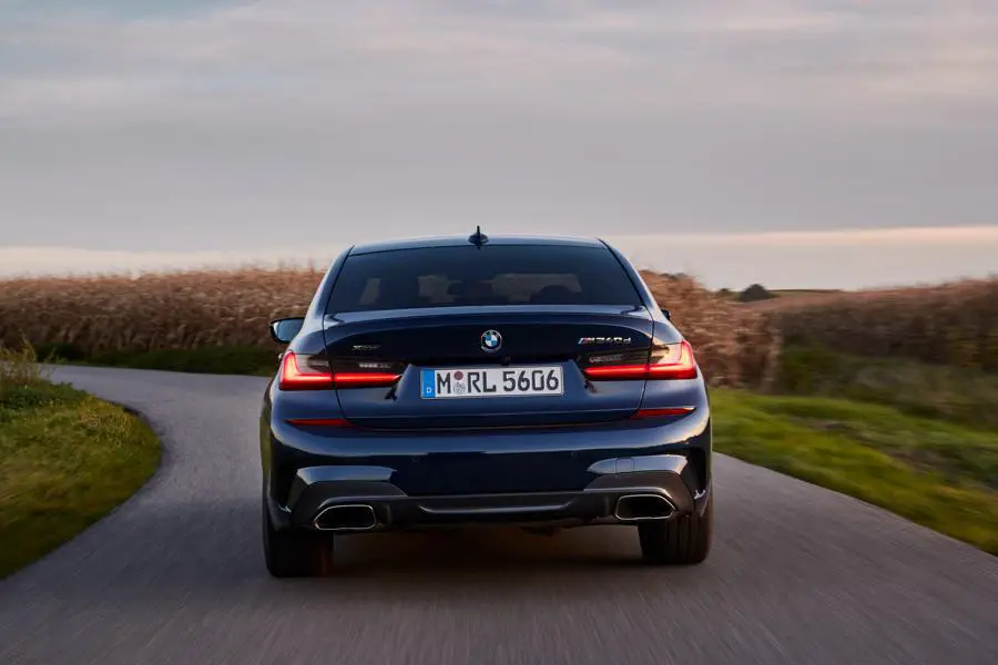 2020 BMW M340dxDrive Unveiled in Sedan and Wagon Flavors