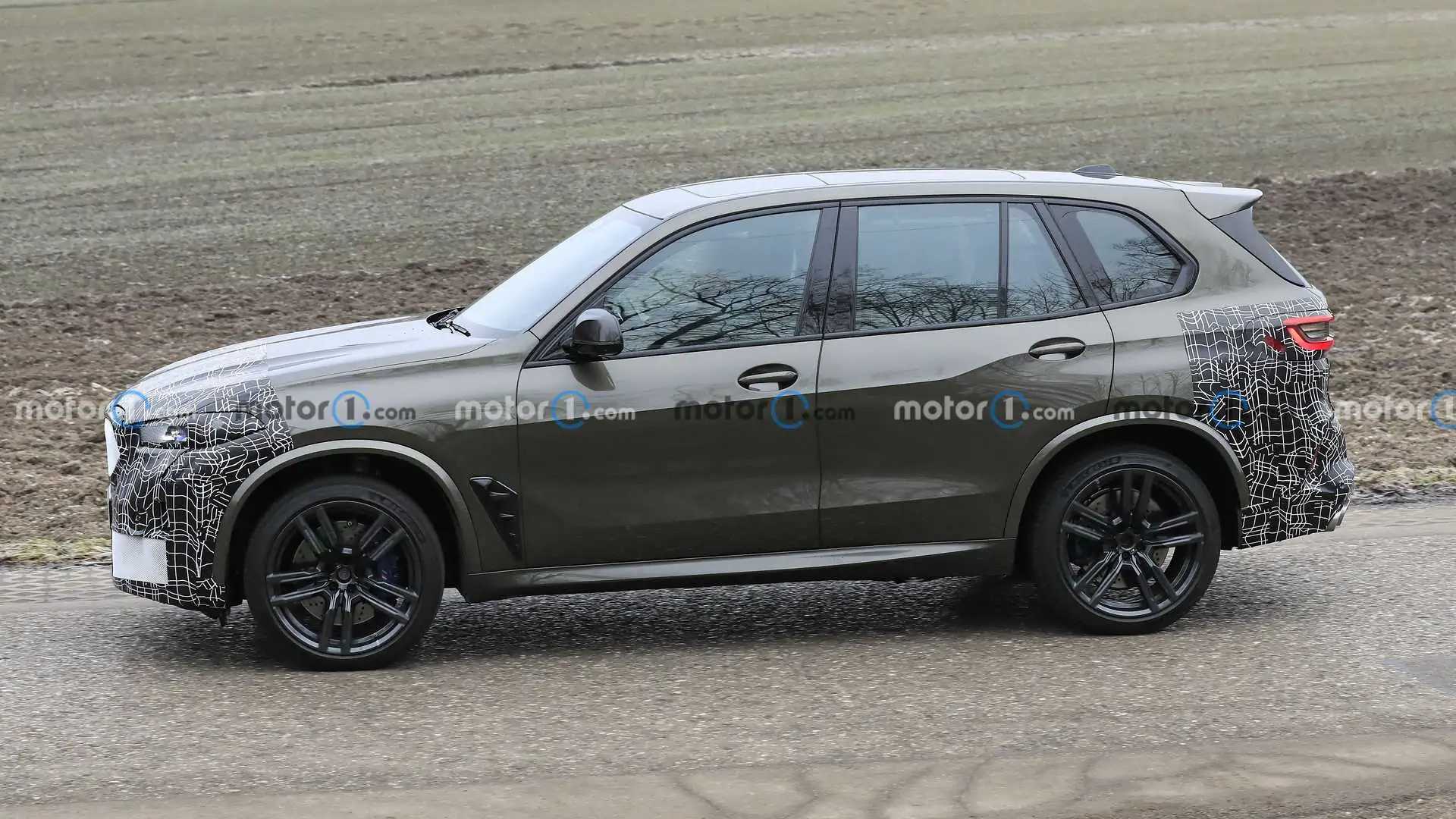 2023 BMW X5 M Facelift Revised Hiding Front and Rear