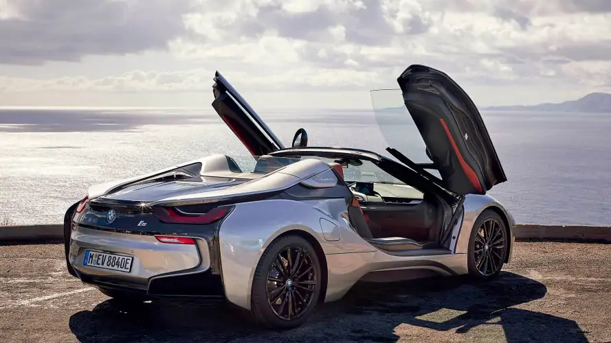 BMW i8 Roadster: A chic 369-HP accessory for the L.A. Scene