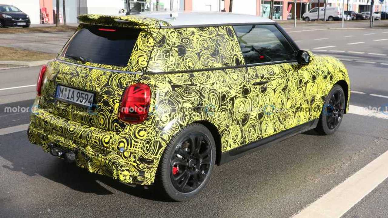 2023 Mini Cooper S E and JCW Spy Photos Show That EVs and ICEs Can Coexist