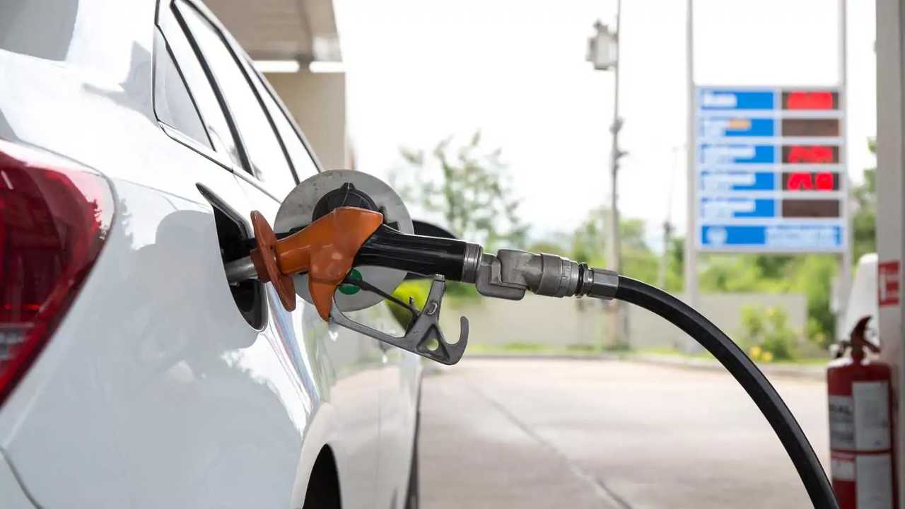 The Average Gas Prices in the US Experiences the Biggest Weekly Fall in Two Years