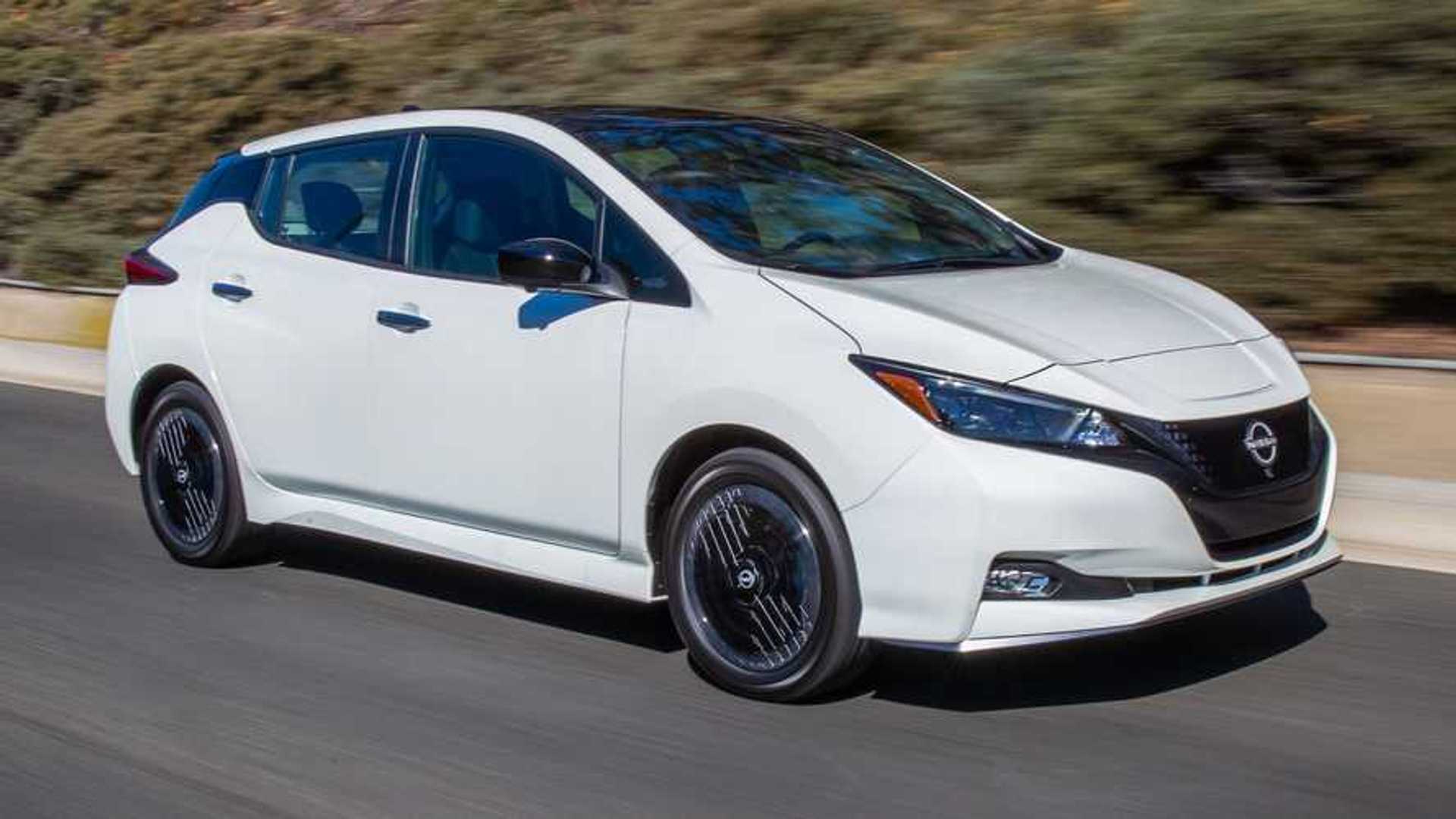 New 2023 Nissan Leaf Priced at $28,895, $470 more than before