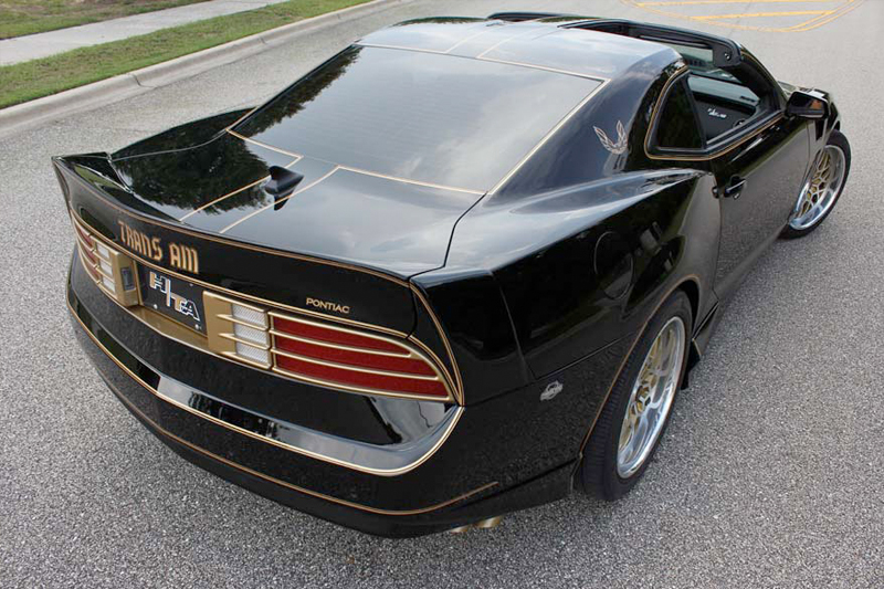 Burt Reynolds endorses Camaro Trans Am Bandit Edition