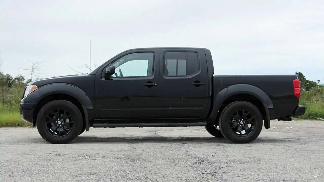 Nissan Frontier, Frontier Go Dark With Free Midnight Edition