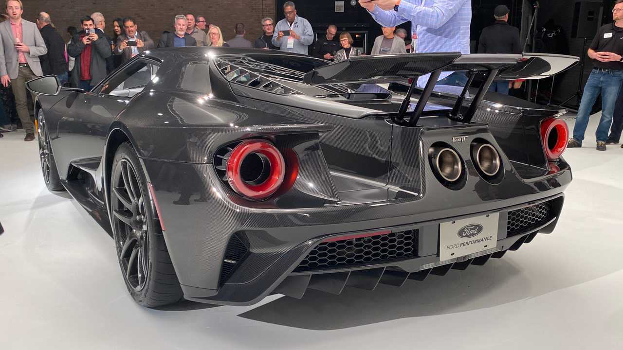 Ford GT adds HP and drops jaws with stunning Liquid Carbon Edition