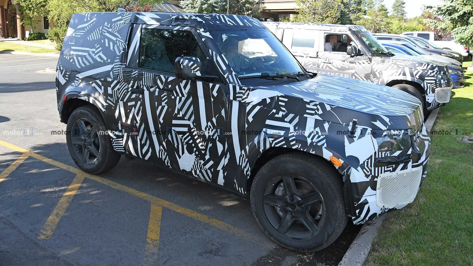 2020 Land Rover Defender Spied - Interior and Rear Suspension