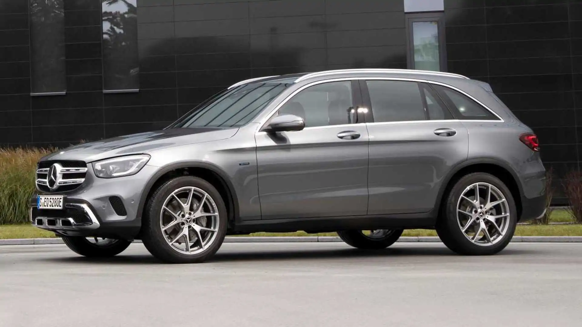 2020 Mercedes GLC 350e Hybrid Plug-In Mercedes Gets a New Look and More Torque