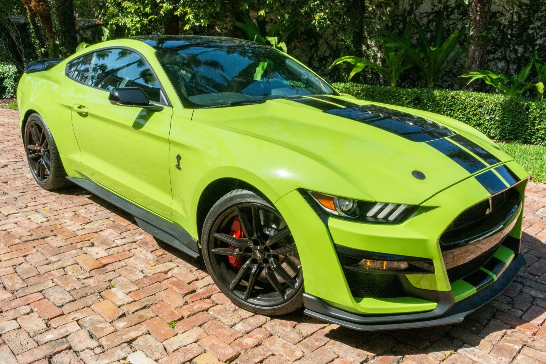 Grabber Lime 2020 Ford Mustang Shelby GT500 Filmed In Detail