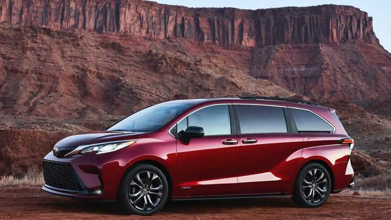 2021 Toyota Sienna Front Design Follows The Bullet Train