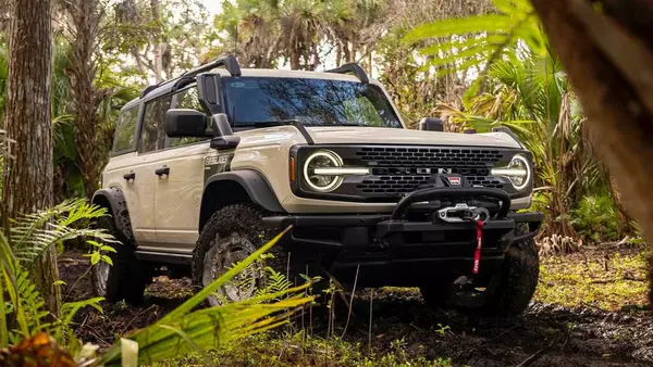 2022 Ford Bronco Everglades Side Graphic can Measure Water Depth