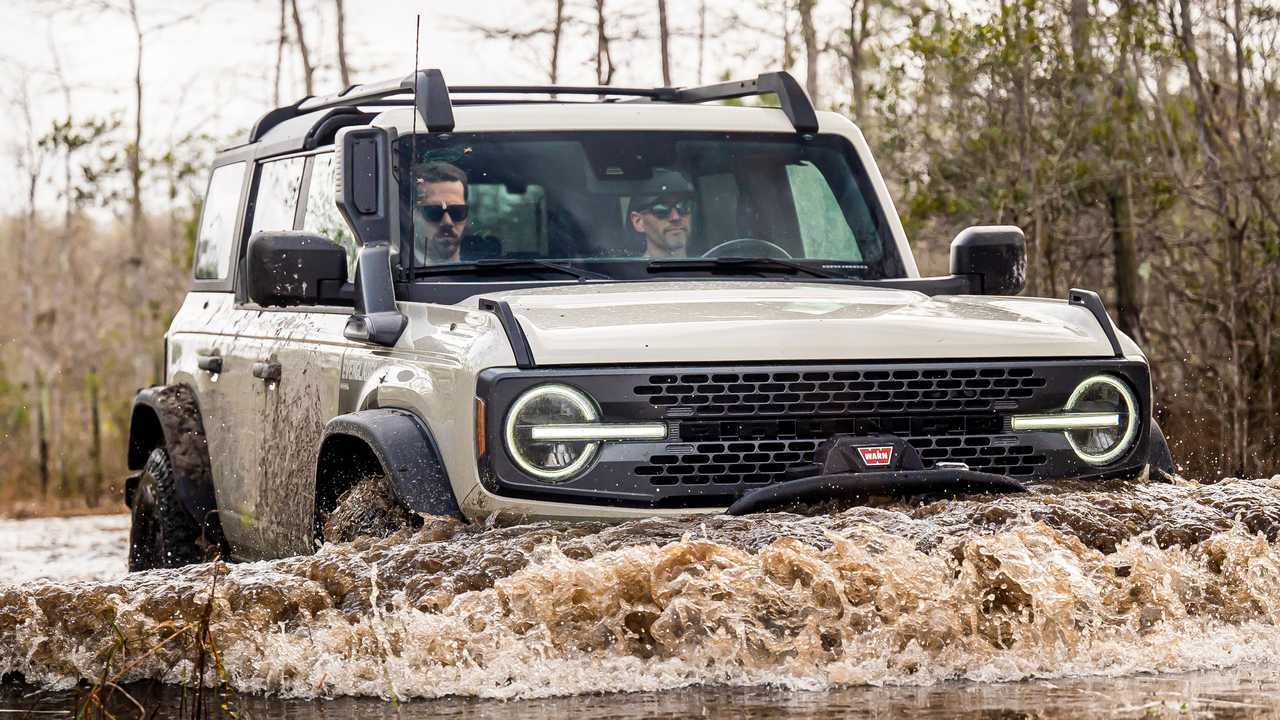 2022 Ford Bronco Everglades Side Graphic can Measure Water Depth