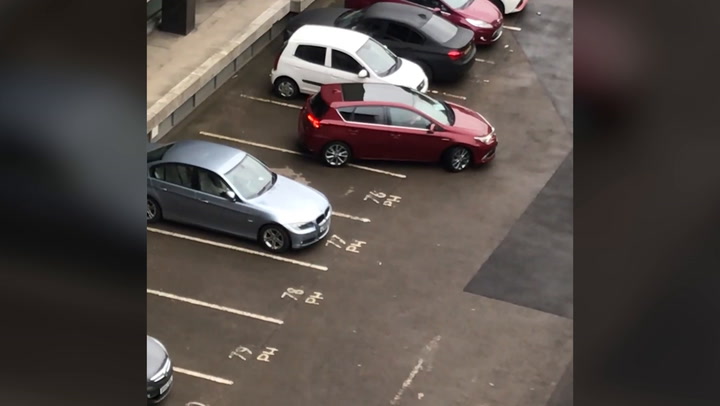 It takes eight minutes for this Toyota driver to park a car perpendicularly