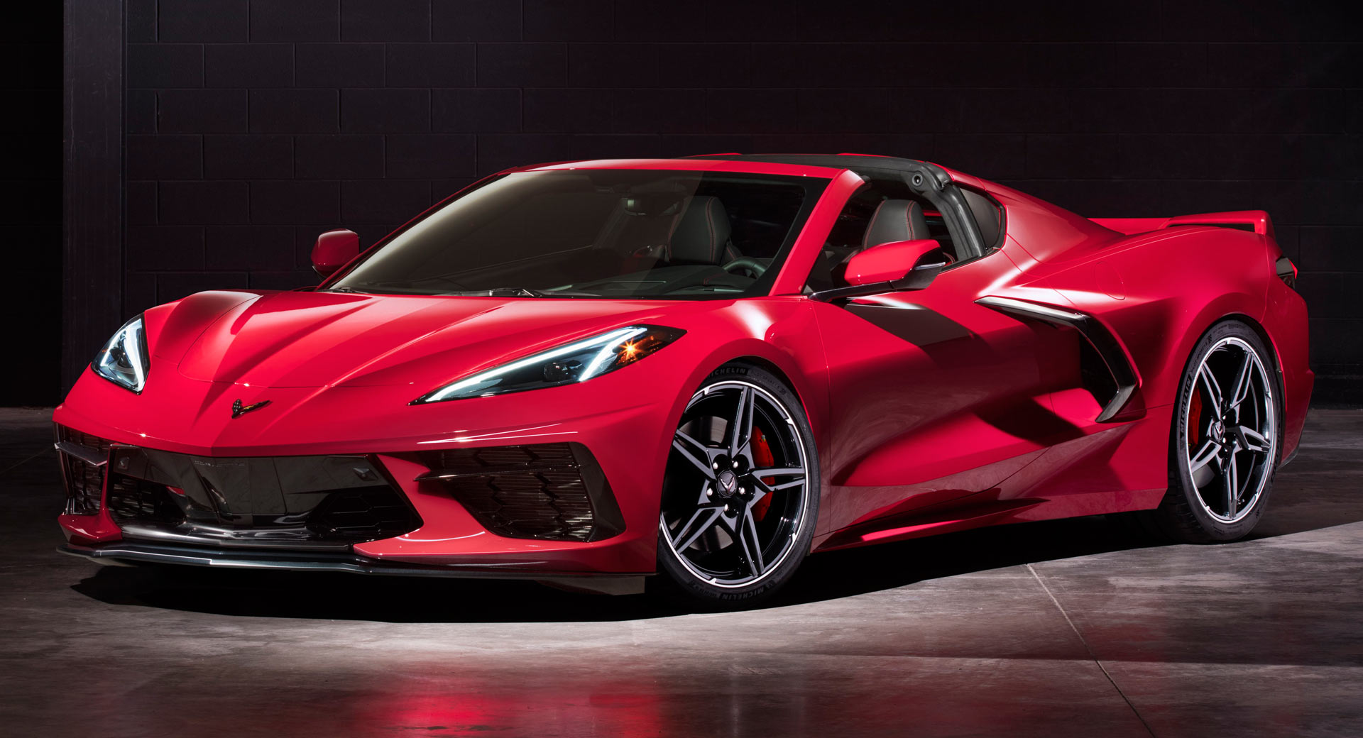 2020 Corvette Convertible is Only 80 Pounds More Than the Coupe