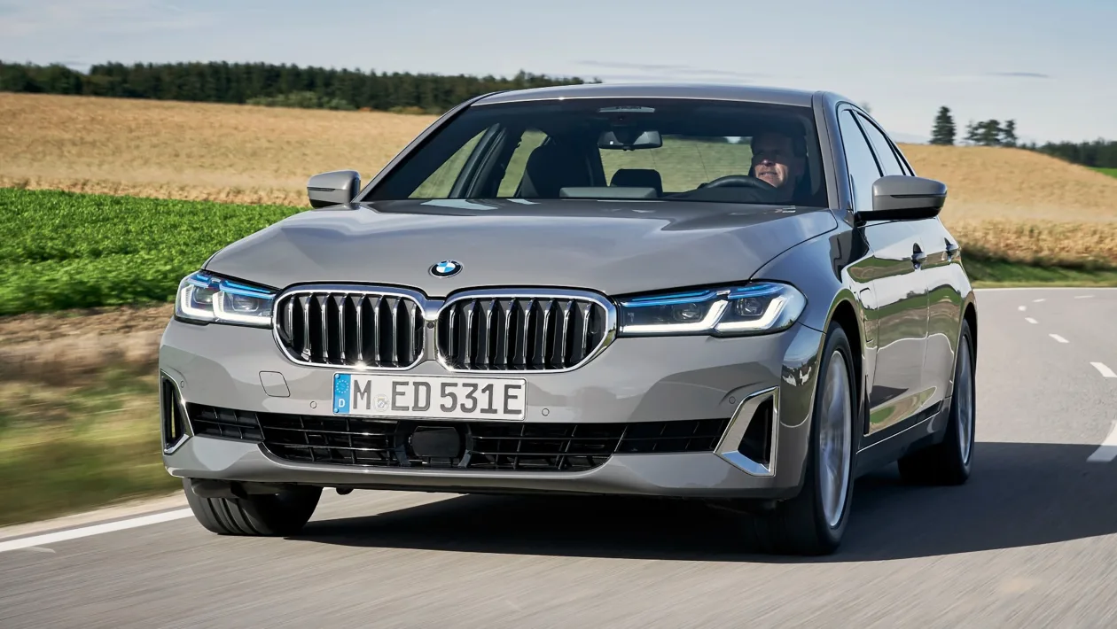 BMW 320e and 520e Entry-Level Electric Vehicles Unveiled in Europe