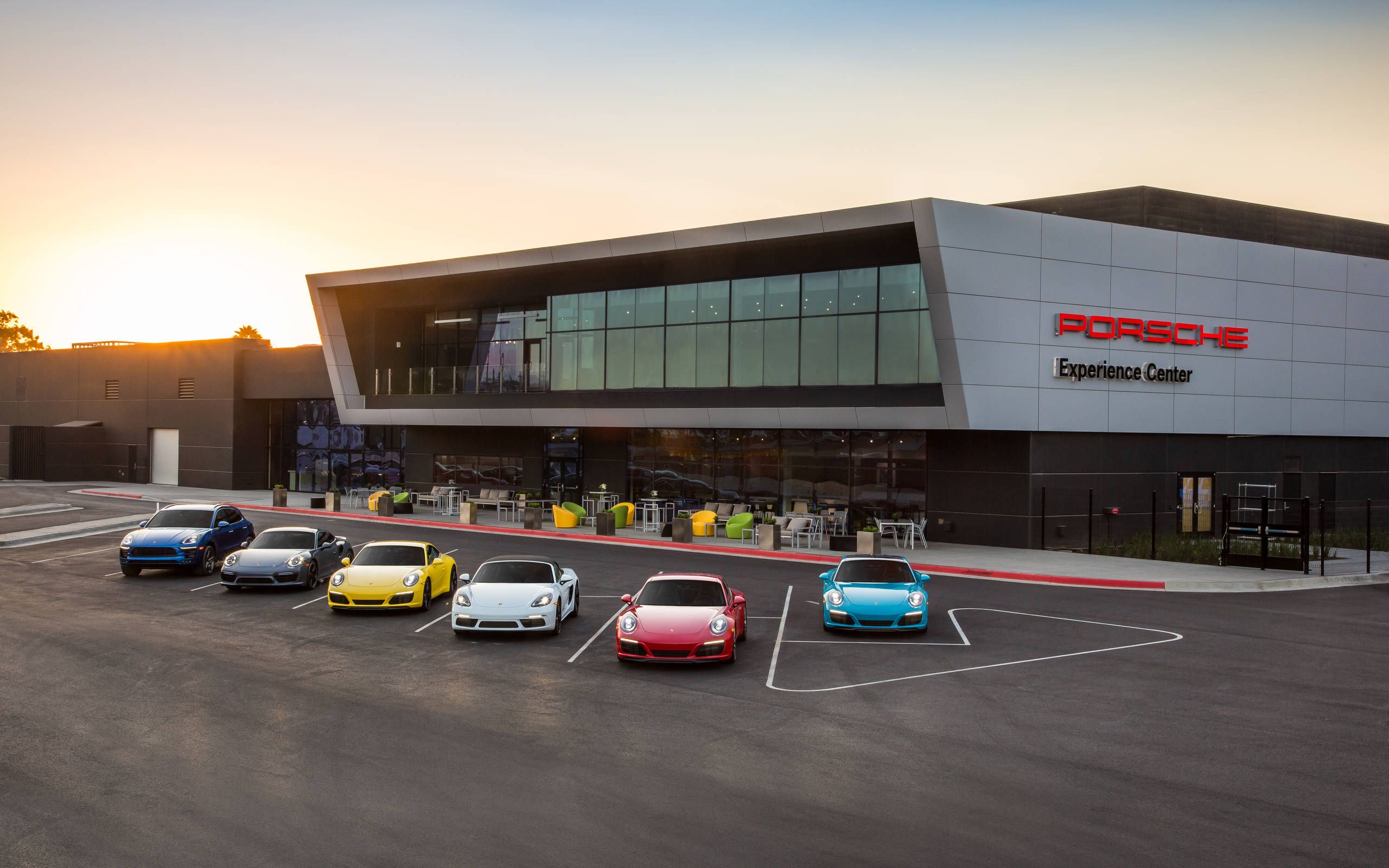 Los Angeles Experience Center: Pick up your new Porsche