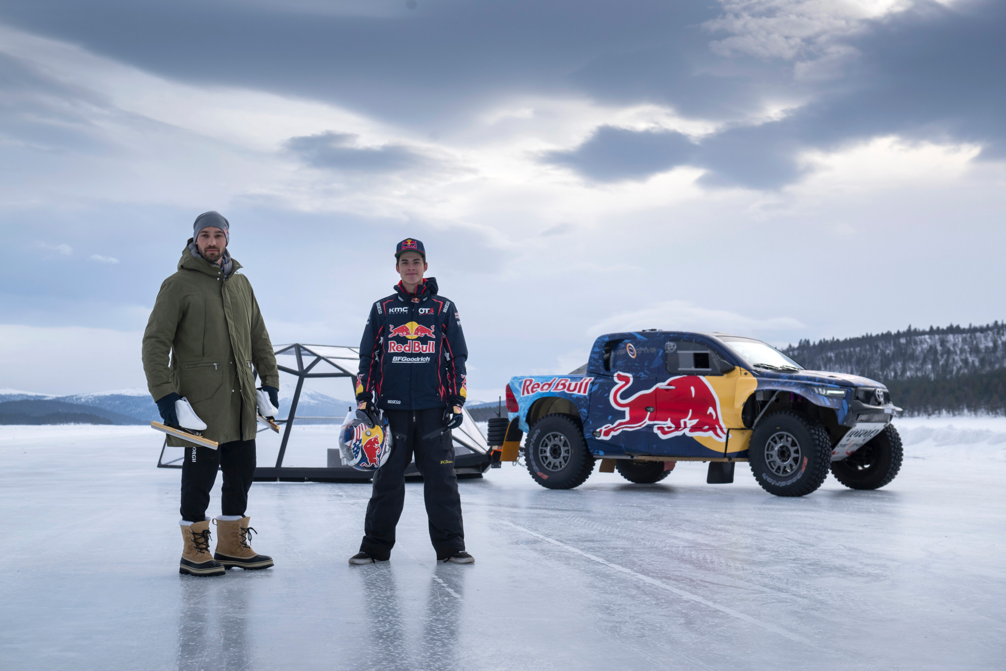 Speed skater hits 64 MPH behind Dakar Rally Truck, sets new record