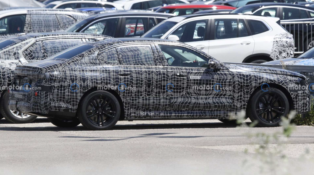 New BMW 5 Series makes a Spy Photo Debut in PHEV and EV Flavors