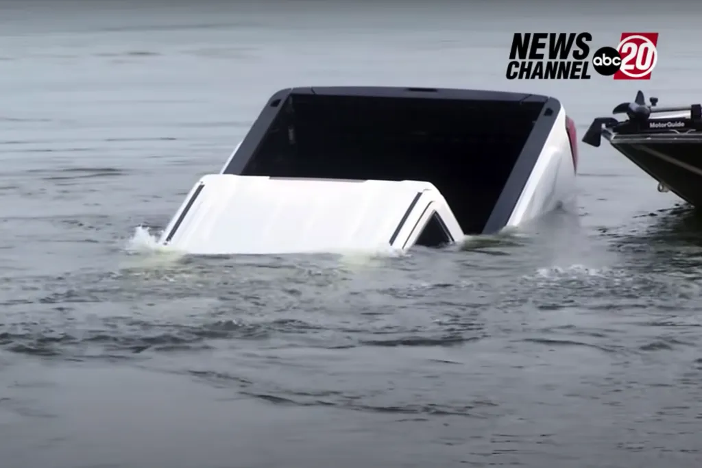 Lucky Reporter Seizes the Opportunity to Catch GMC's Truck Sinking