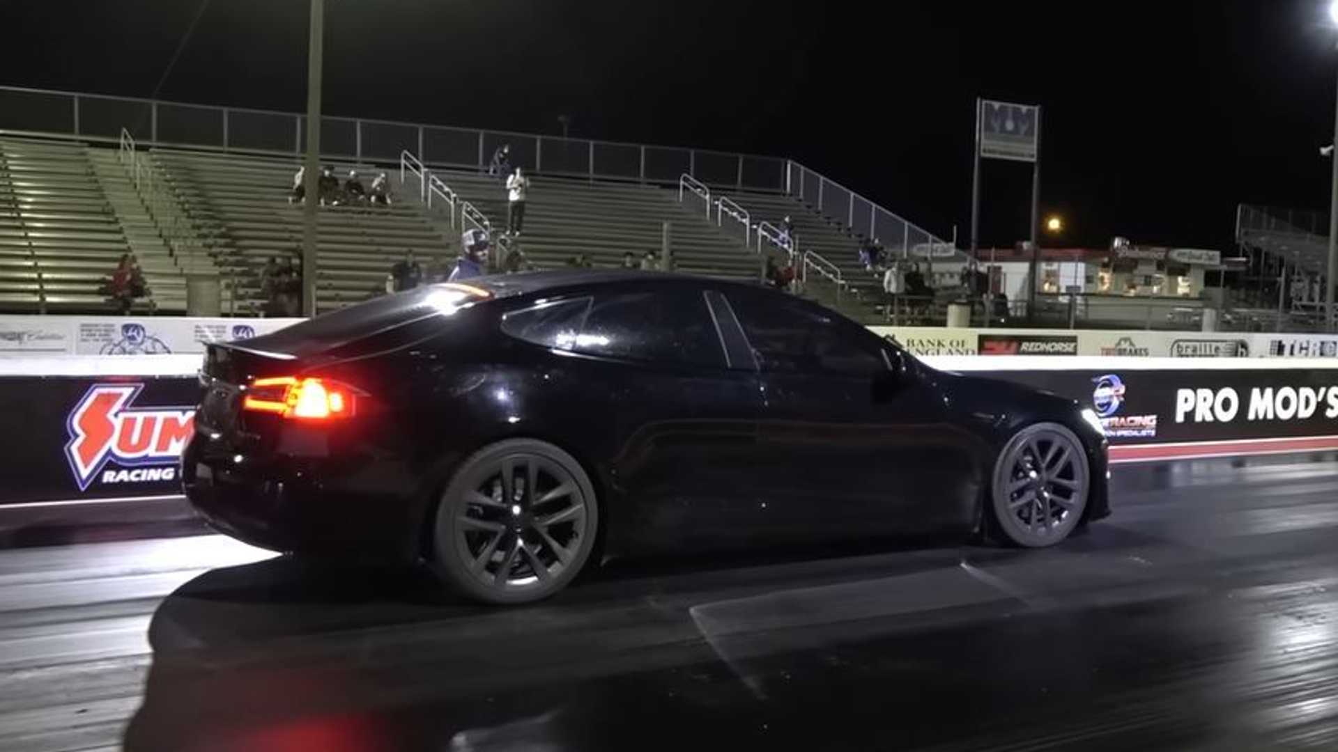 Customers Tesla Model S Plaid Hits Drag Strip for Real-World Testing