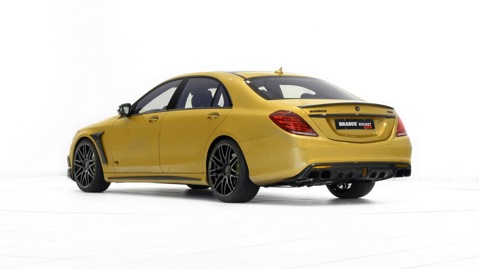 Mercedes S65 Brabus Rocket900 hits 211 MPH in Less Than 2 Miles