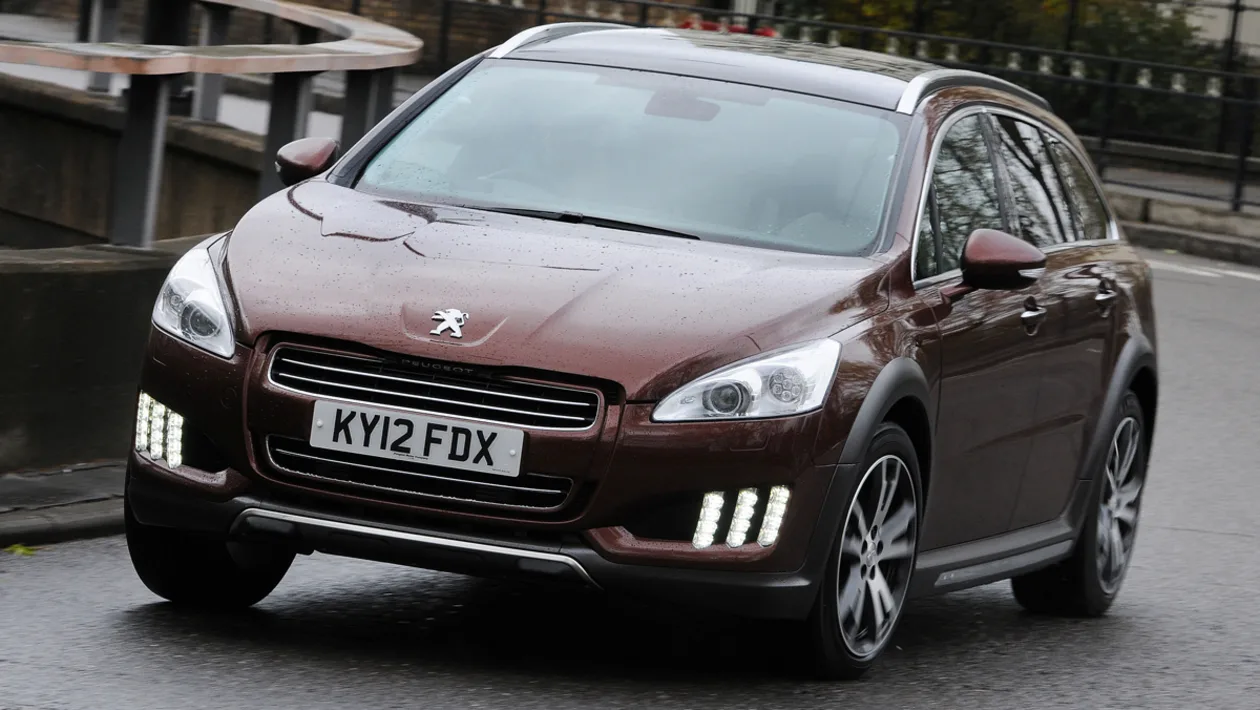 Peugeot 508 RXH diesel-electric hybrid revealed