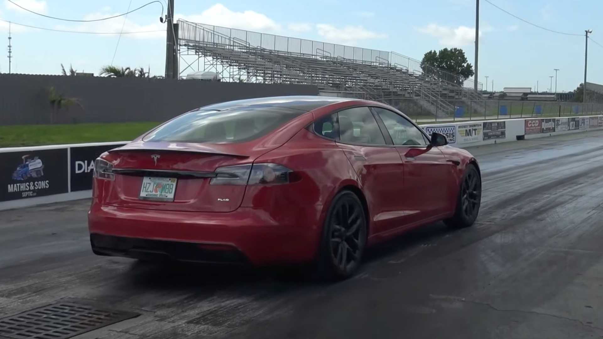 Customers Tesla Model S Plaid Hits Drag Strip for Real-World Testing