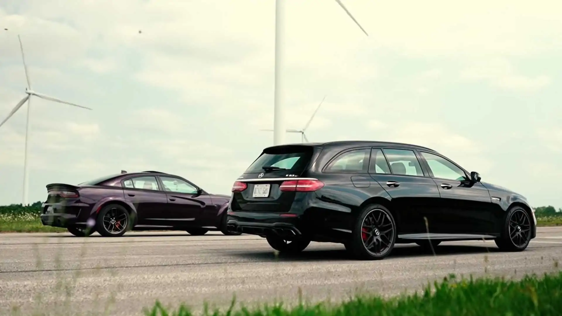 Charger Hellcat Redeye Faces AMG E63S Wagon In Heavyweight Drag Race