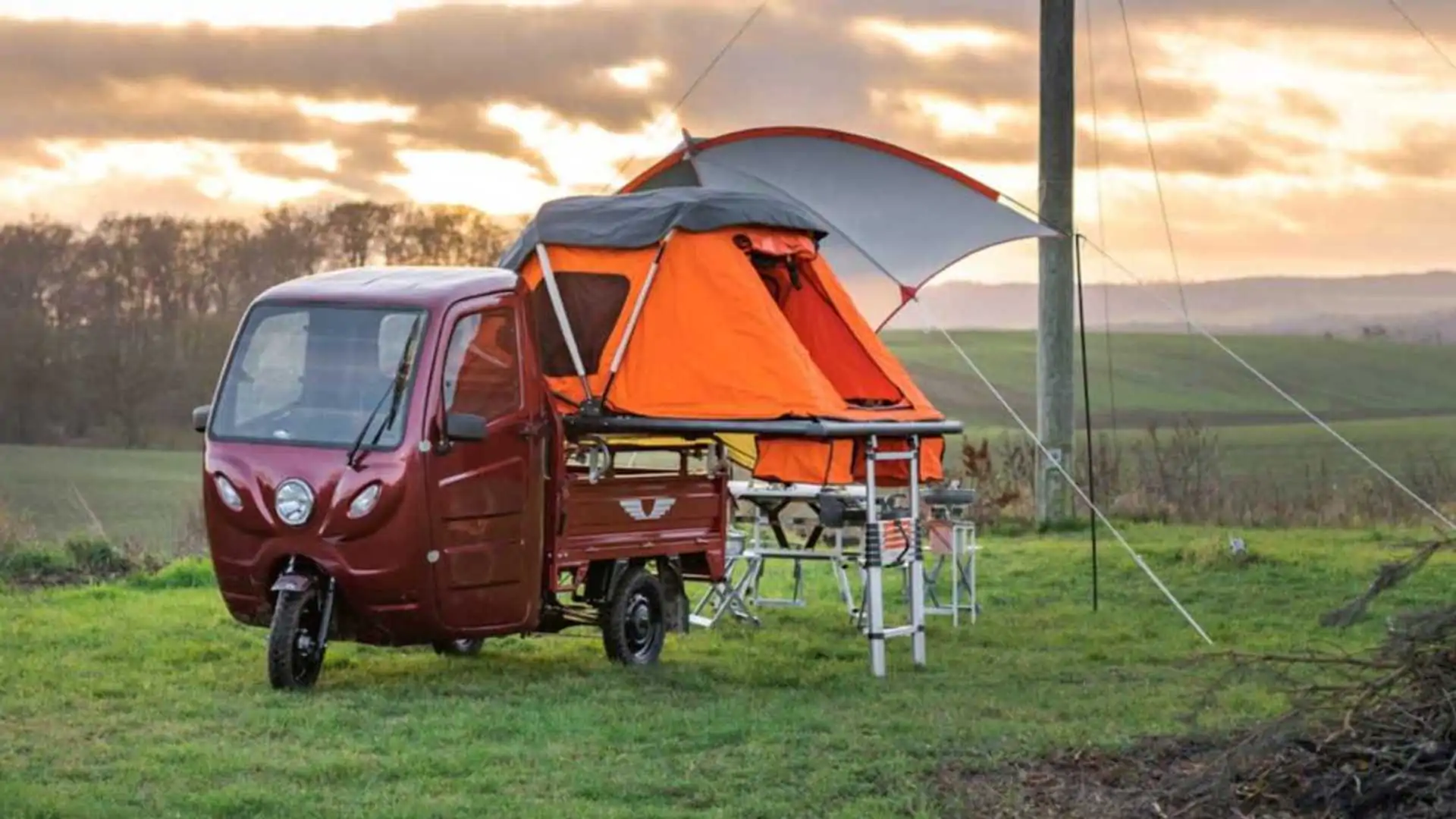 This electric scooter camper is just the cutest thing!