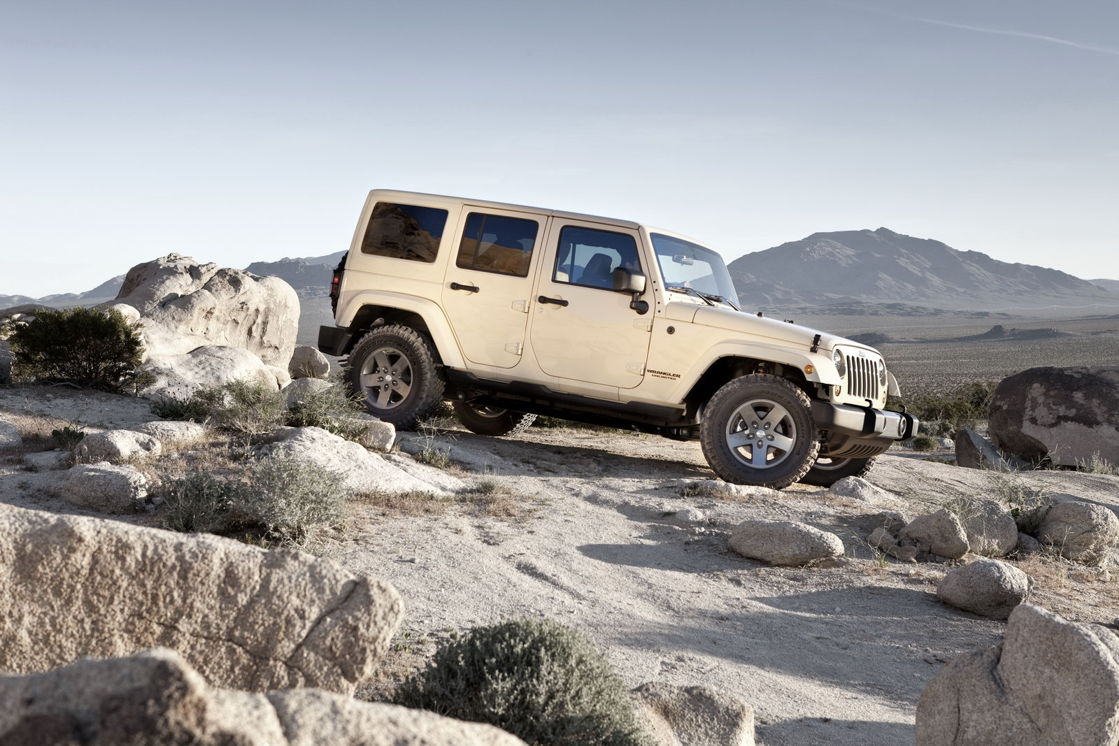 Jeep unveils the limited edition 2011 Wrangler Mojave