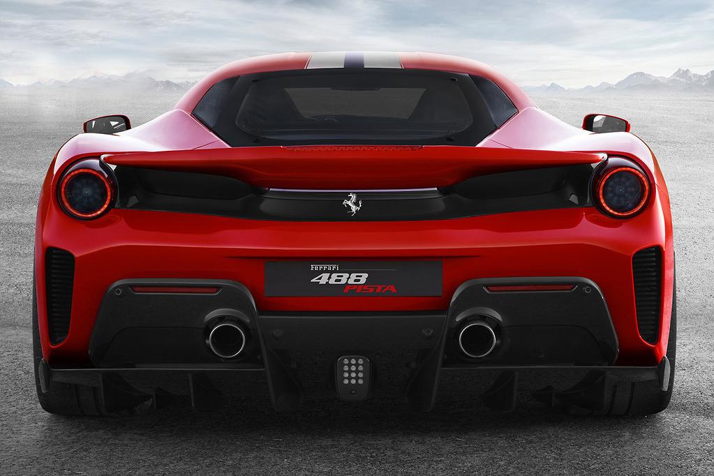 Officially Revealed Ferrari 488 Pista With More Power and Less Weight