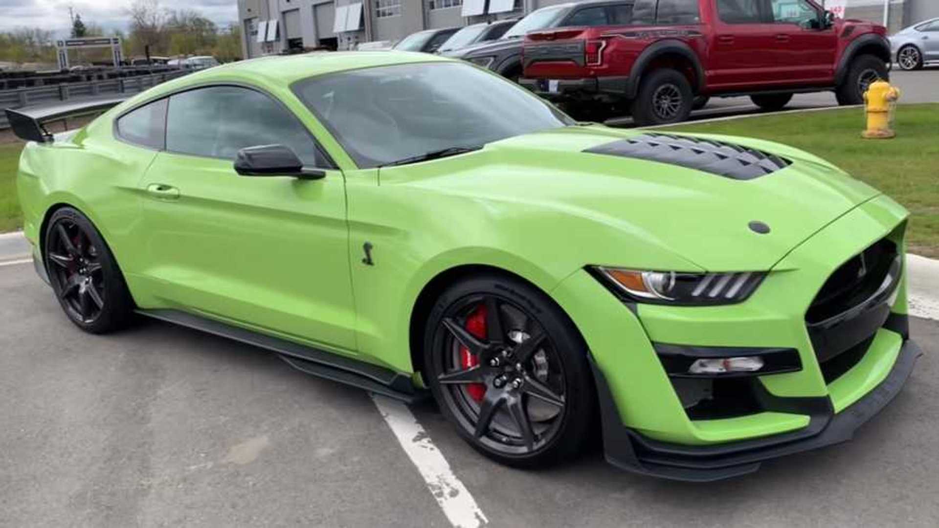 Grabber Lime 2020 Ford Mustang Shelby GT500 Filmed In Detail